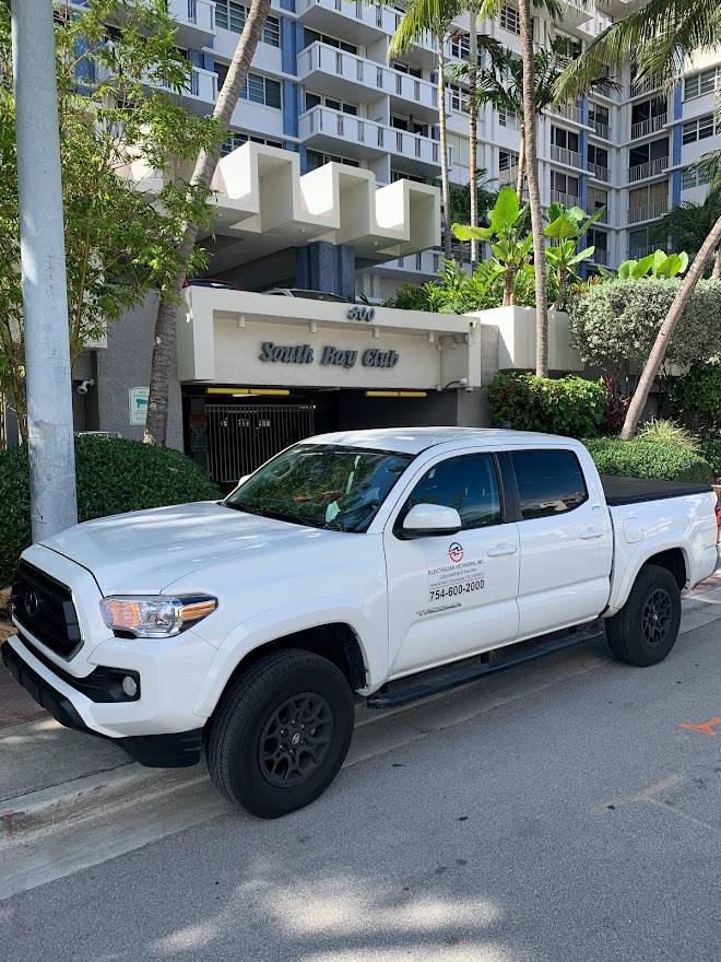 Electrician Network Work Truck in Miami Beach